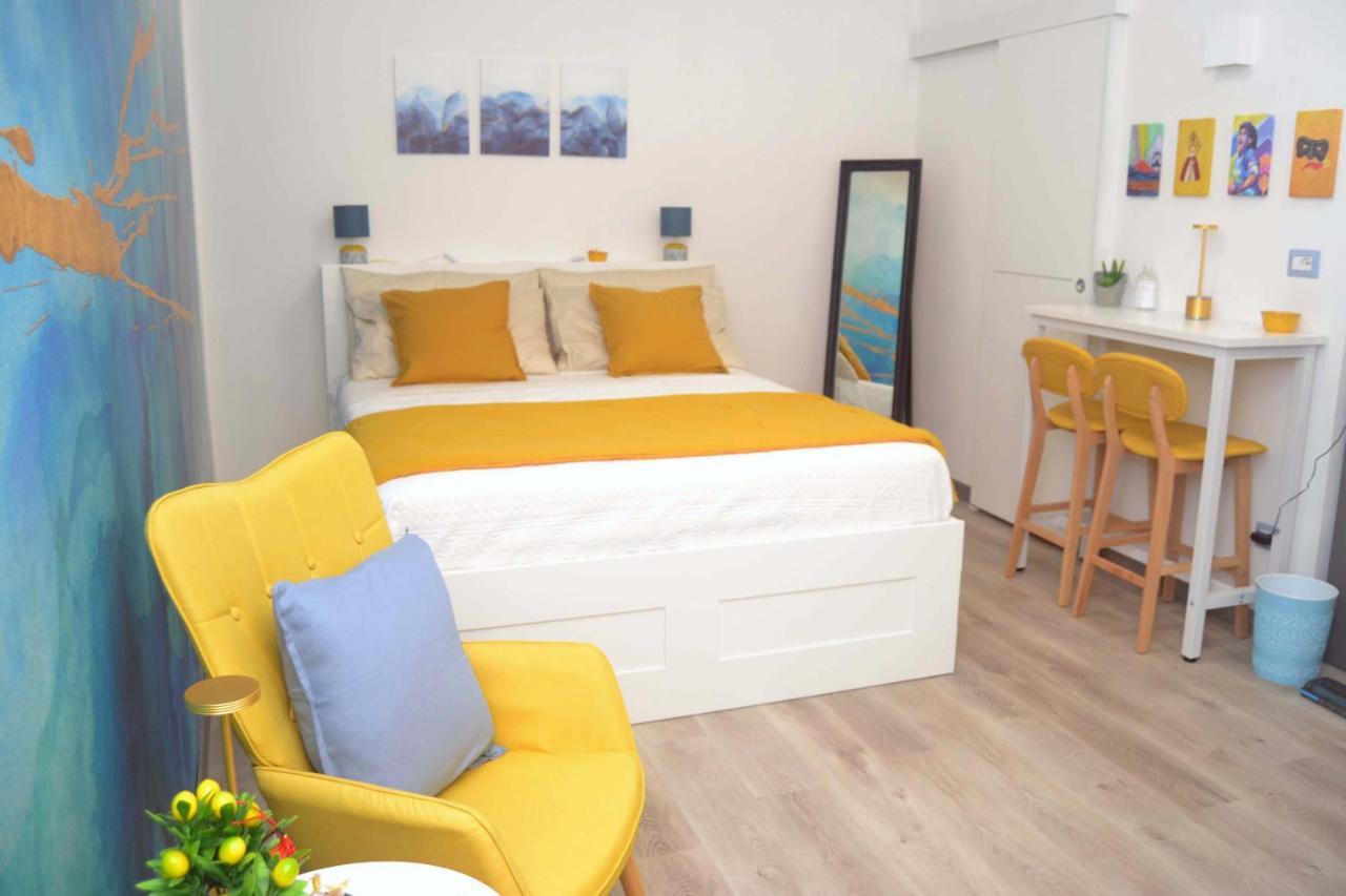Room&Chiaia Naples Extérieur photo