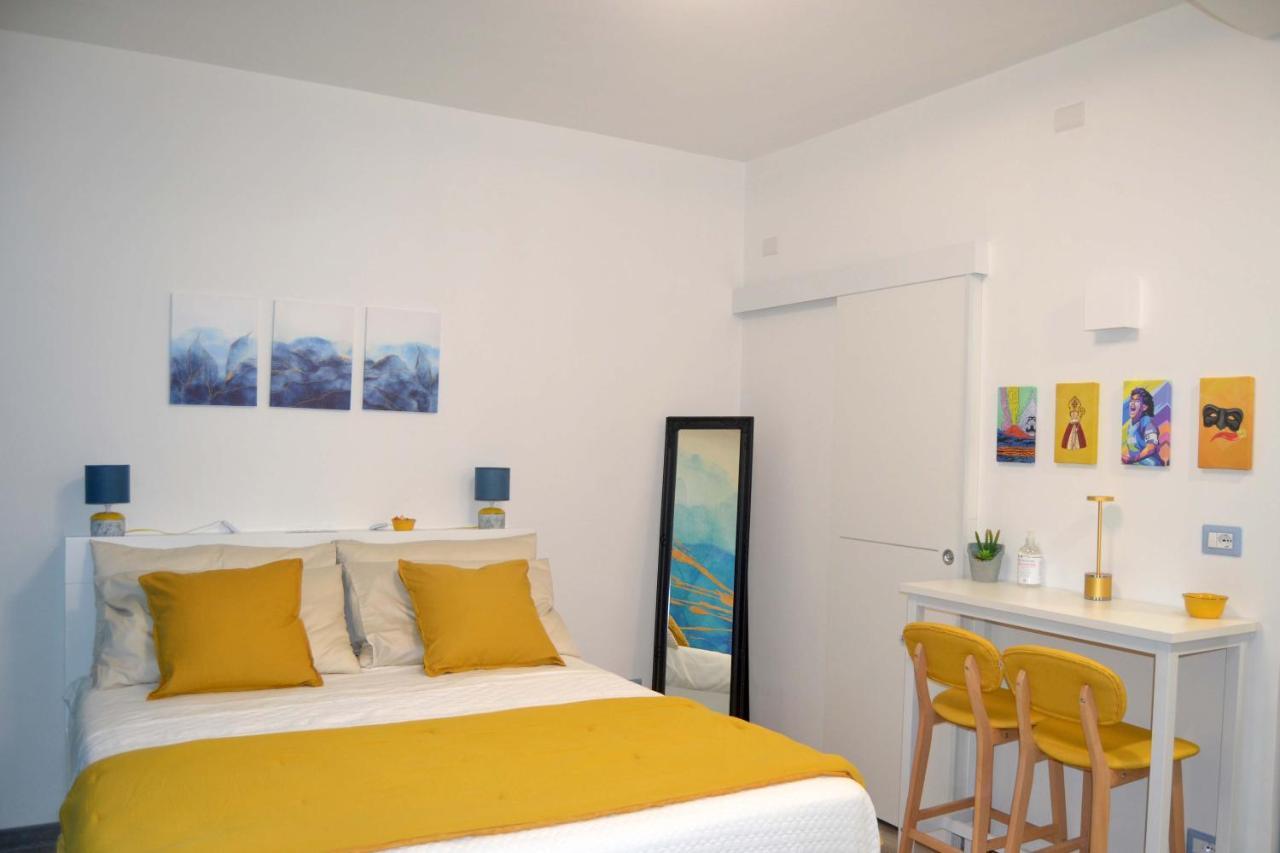 Room&Chiaia Naples Extérieur photo